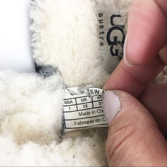 UGG Scuffette Sheepskin Gray/Black Stripe Slippers - Picture 6 of 6